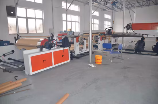 Machines d'impression flexographique Presse d'impression d'étiquettes et d'autocollants flexographiques Machine d'impression flexographique avec station de découpe rotative et station de laminage Imprimante d'étiquettes